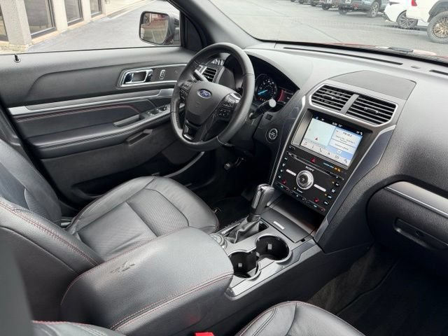 Used 2018 Ford Explorer Sport AWD/4WD image 4