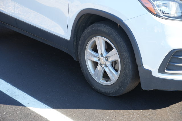 Used 2019 Chevrolet Trax LS w/ Tint and Cruise Package FWD image 2