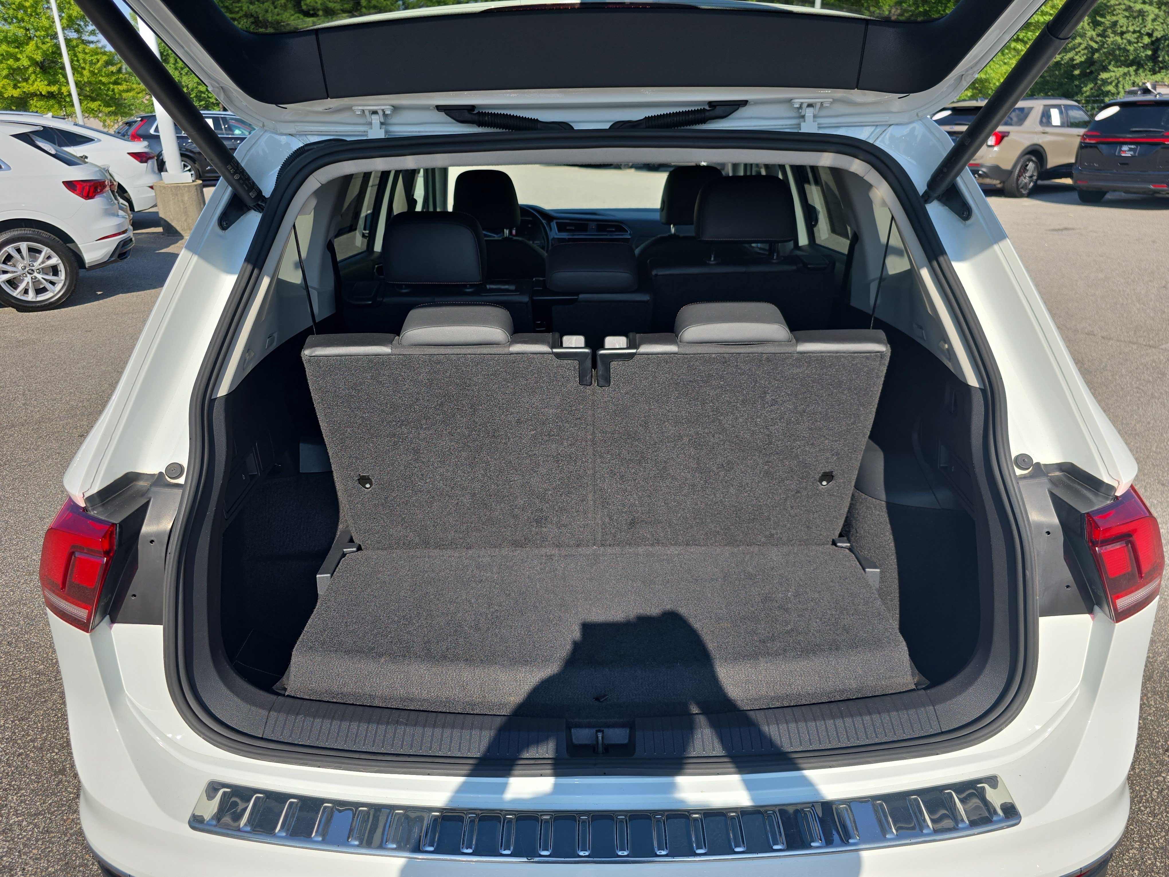 Used 2024 Volkswagen Tiguan Wolfsburg Edition FWD image 12