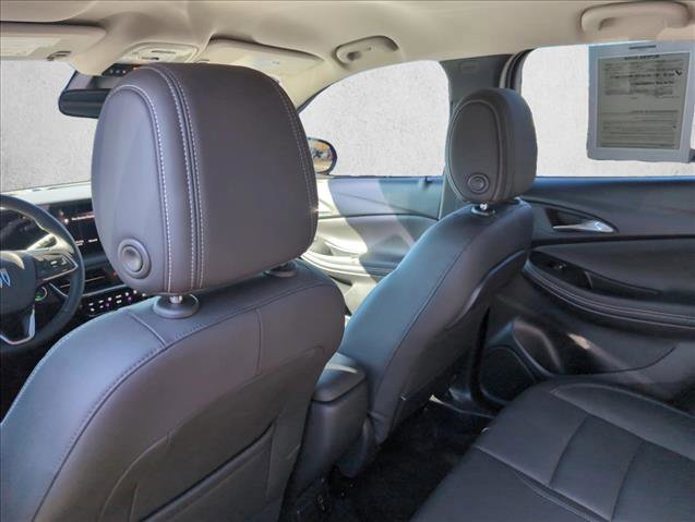 Used 2024 Buick Encore GX Avenir image 17