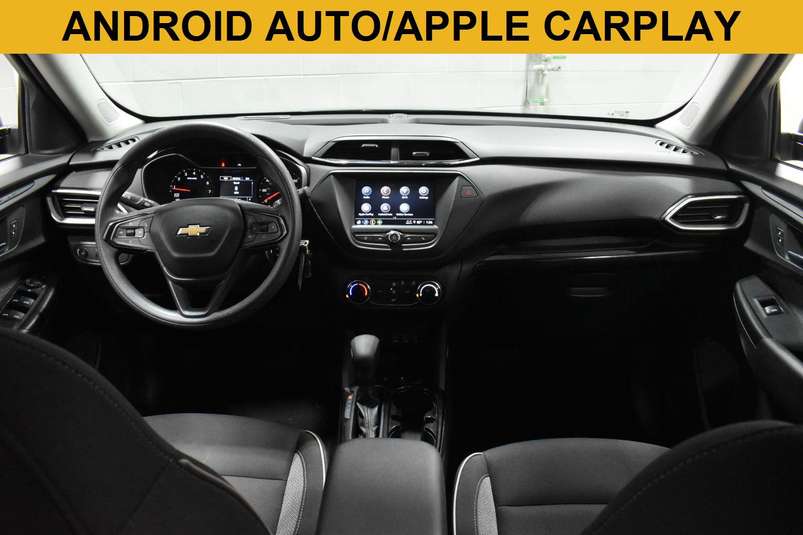 Used 2023 Chevrolet TrailBlazer LS FWD image 2