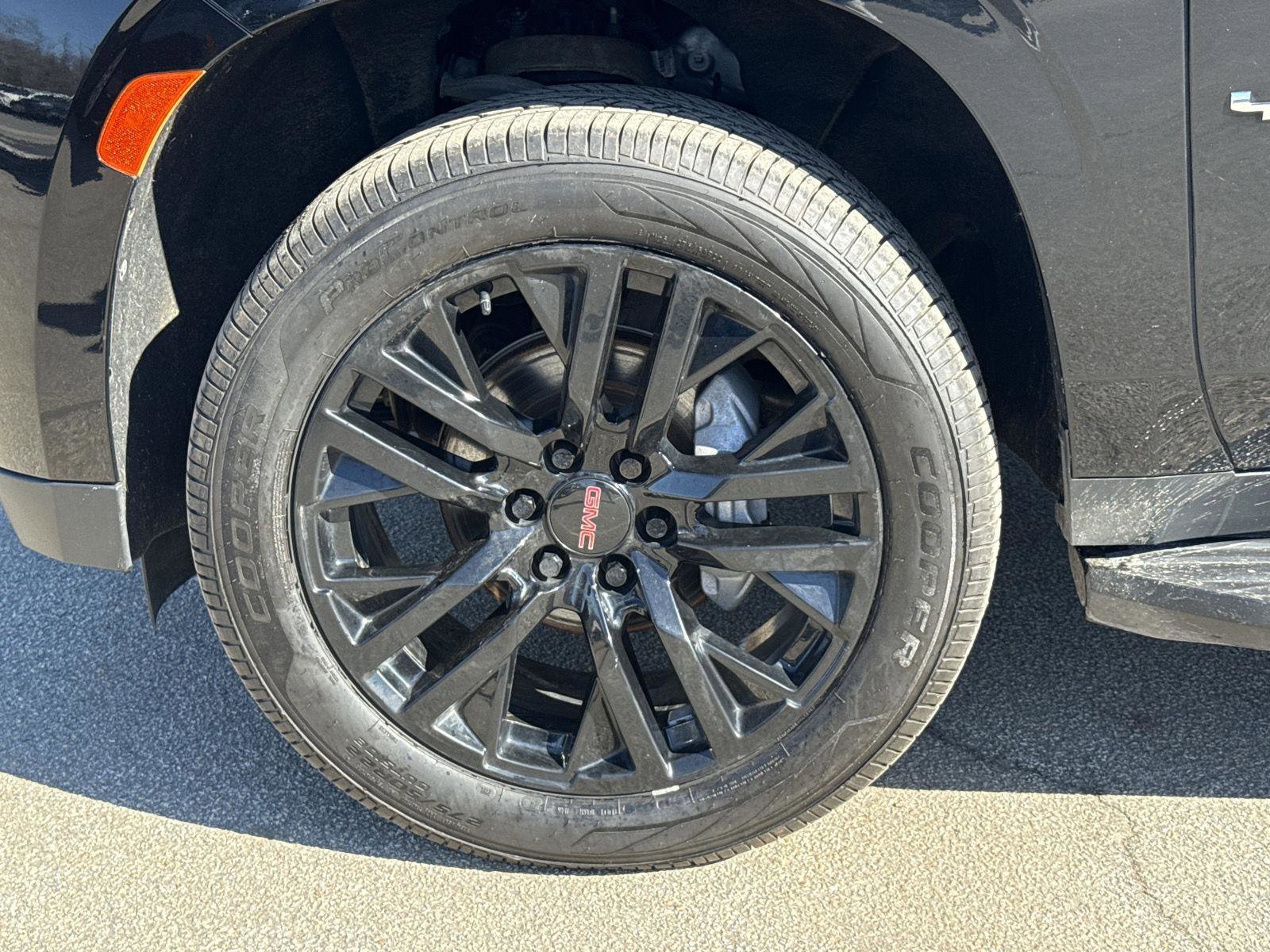 Used 2021 GMC Yukon SLE image 9