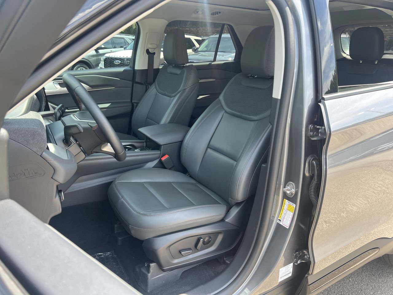 New 2026 Ford Explorer Active w/ Active Comfort Package AWD/4WD image 14