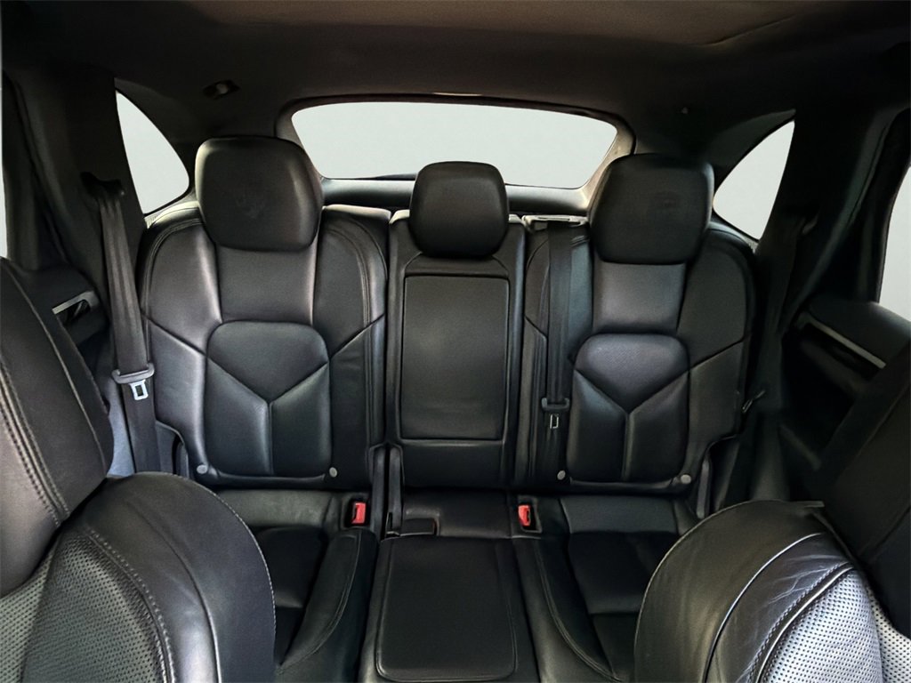 Used 2017 Porsche Cayenne Platinum Edition w/ Premium Package (PJV) image 43