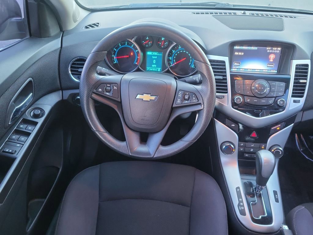 Used 2015 Chevrolet Cruze LT w/ Technology Package image 27