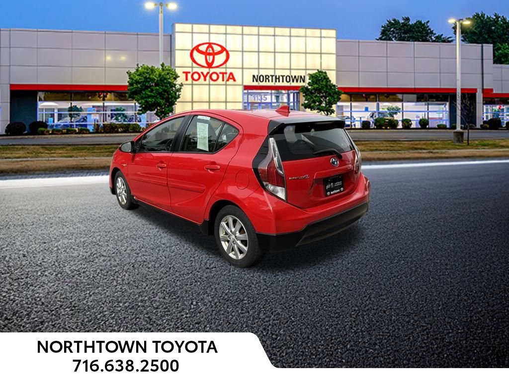 Used 2017 Toyota Prius C Three FWD image 3