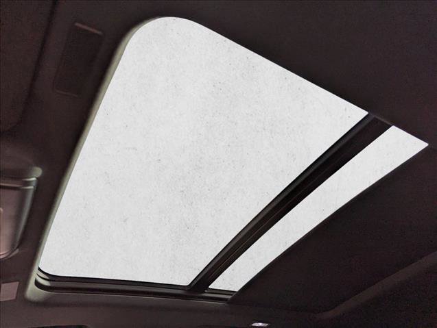 Used 2025 Chevrolet Suburban High Country image 12