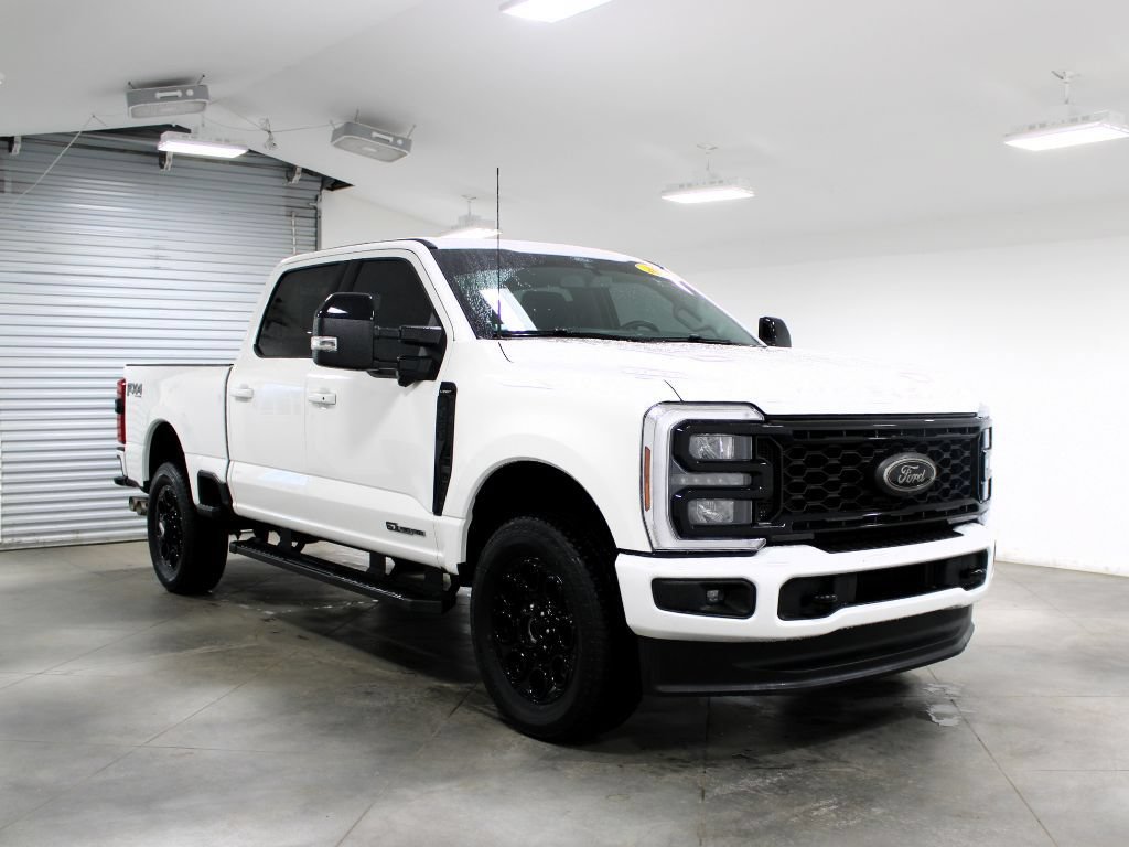 Used 2025 Ford F250 Lariat w/ Black Appearance Package AWD/4WD image 1