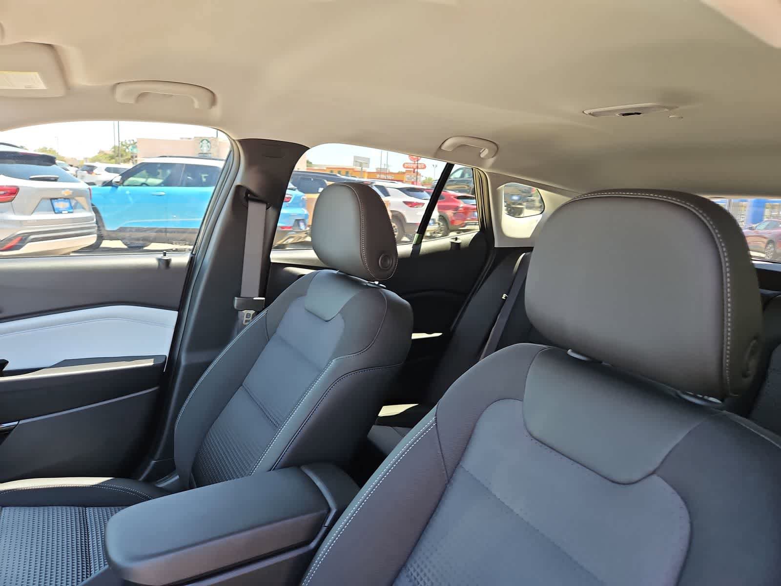 Used 2025 Chevrolet Trax LT w/ Driver Confidence Package FWD image 20