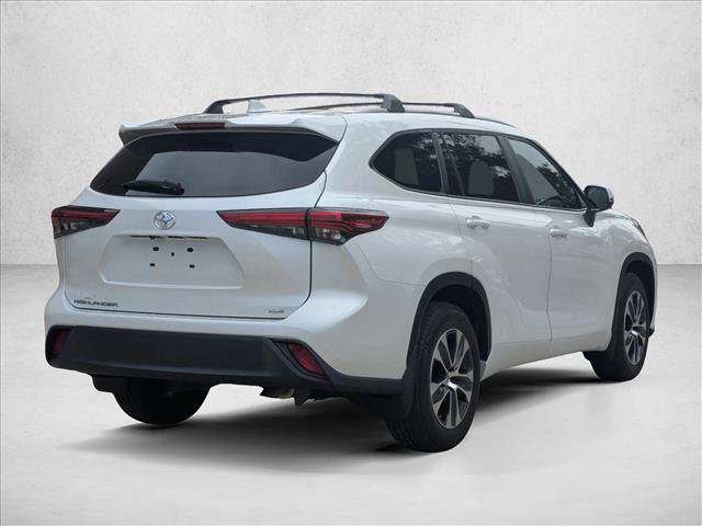 Used 2023 Toyota Highlander XLE image 5