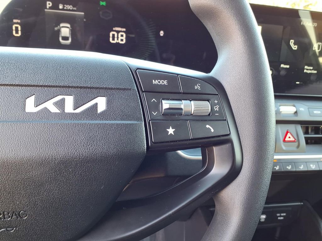 Used 2025 Kia K4 LXS image 18