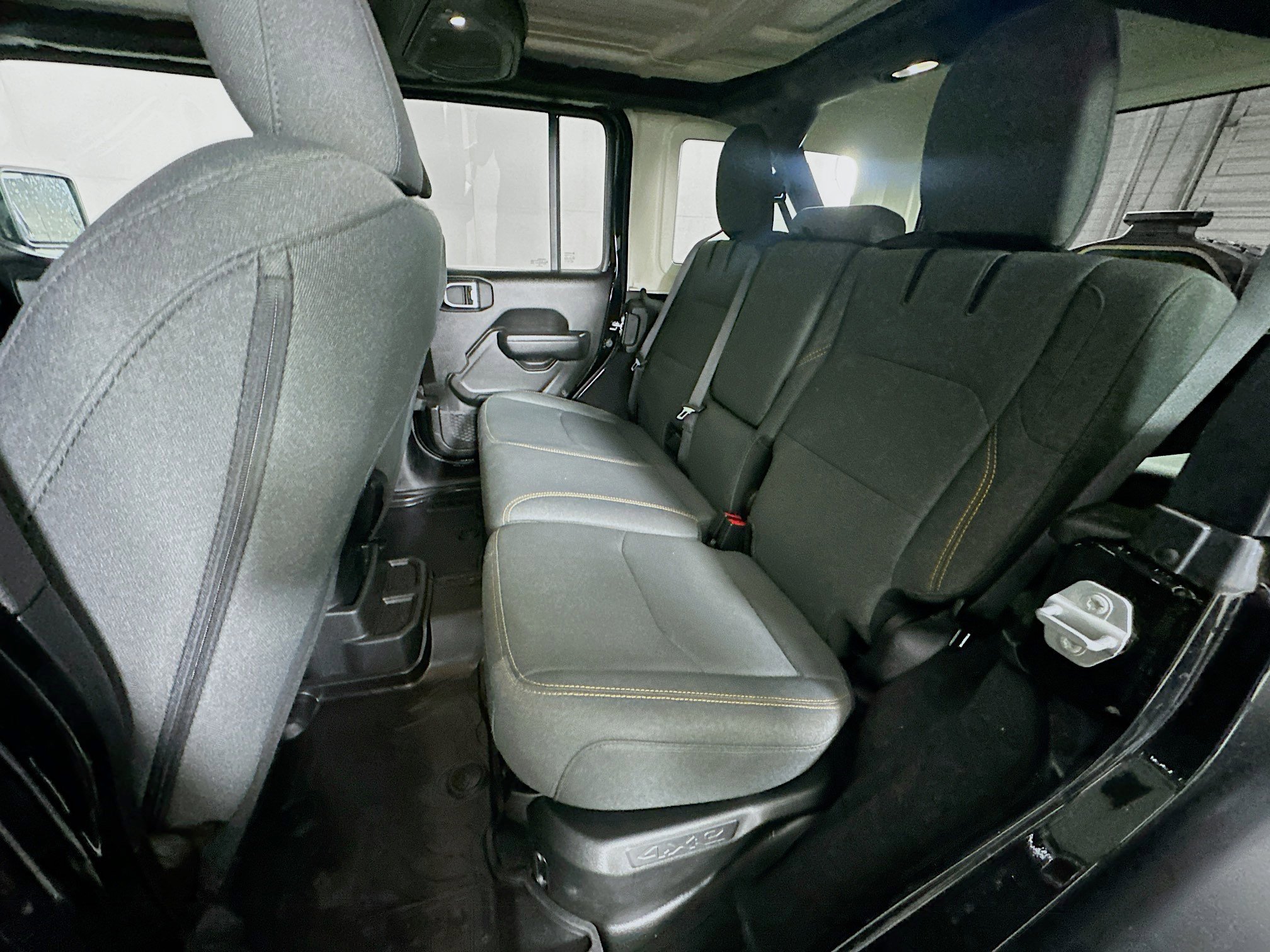 Used 2025 Jeep Wrangler Willys image 25