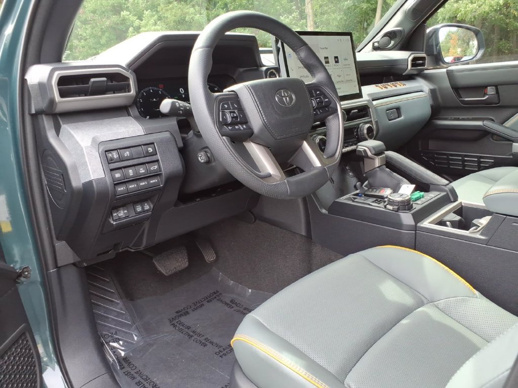 Used 2025 Toyota 4Runner Trailhunter AWD/4WD image 14