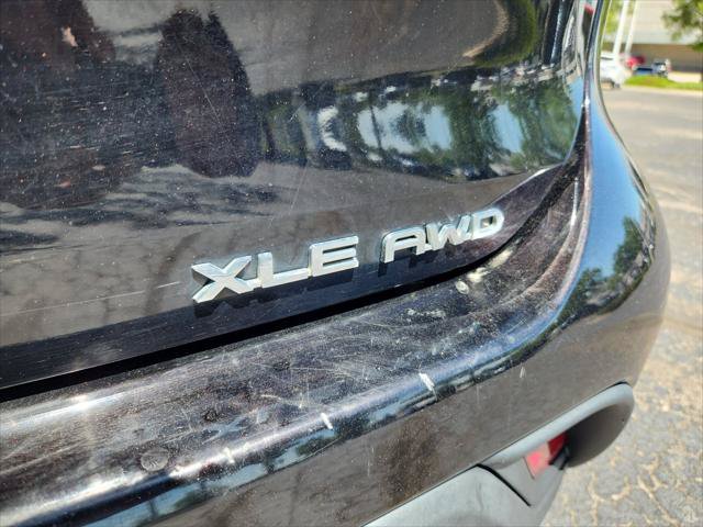 Certified 2020 Toyota Highlander XLE AWD/4WD image 24