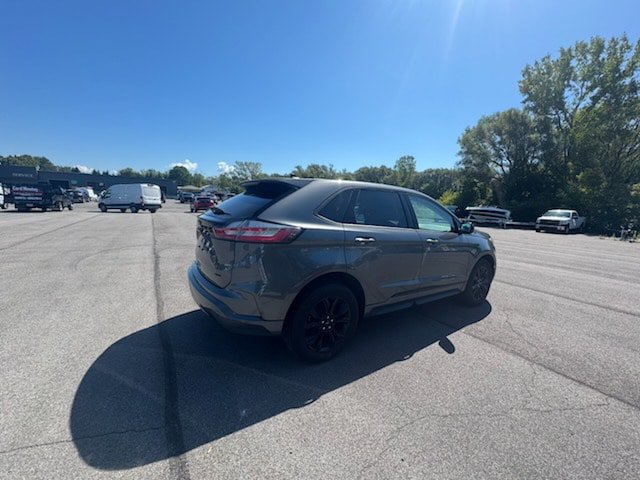 New 2023 Ford Edge SE w/ Black Appearance Package AWD/4WD image 5