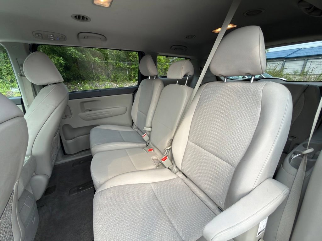 Used 2016 Kia Sedona LX w/ LX Convenience Package FWD image 12