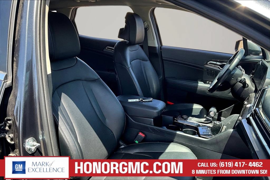 Used 2025 Kia Sportage EX w/ Premium Package FWD image 26