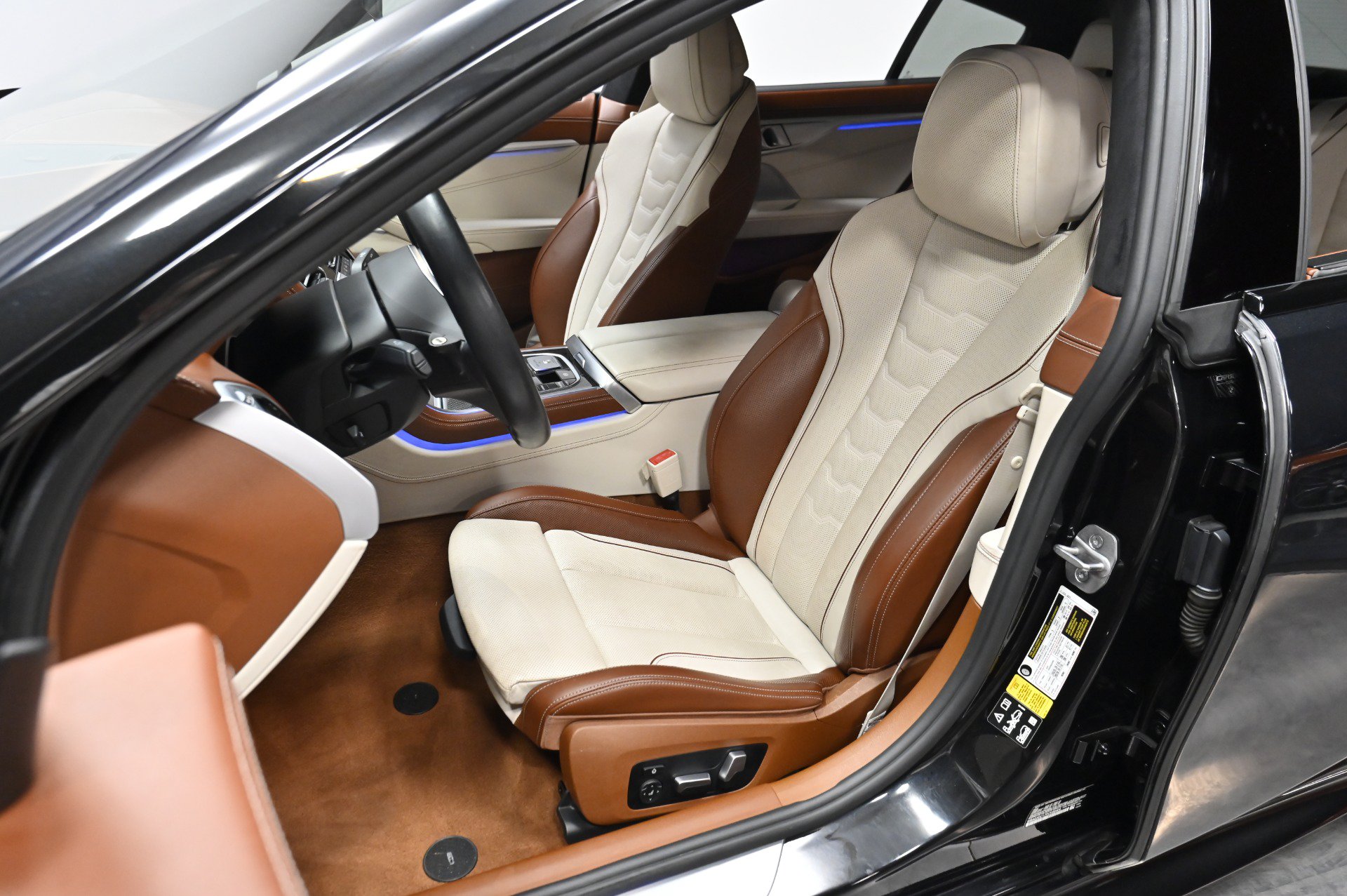 Used 2023 BMW ALPINA B8 xDrive Gran Coupe AWD/4WD image 5