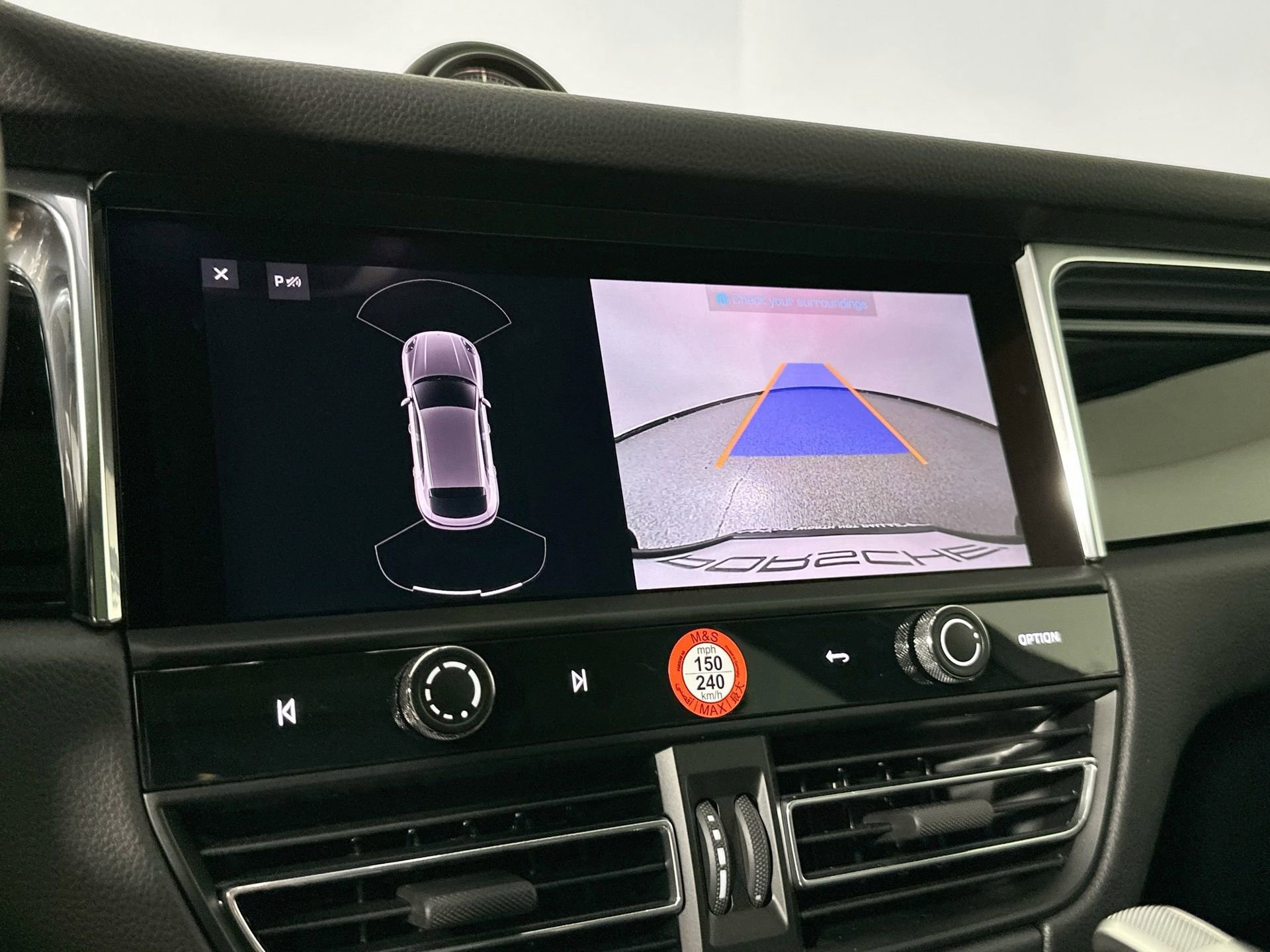 Certified 2025 Porsche Macan image 23