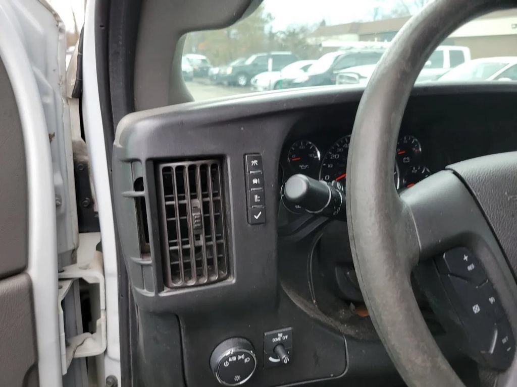 Used 2017 GMC Savana 3500 LS RWD image 15