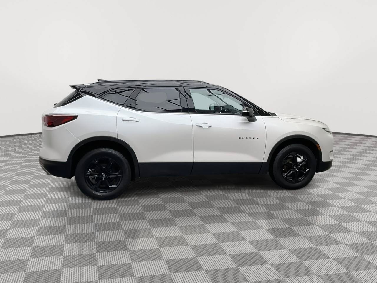 Certified 2024 Chevrolet Blazer LT w/ Midnight/Sport Edition AWD/4WD image 41