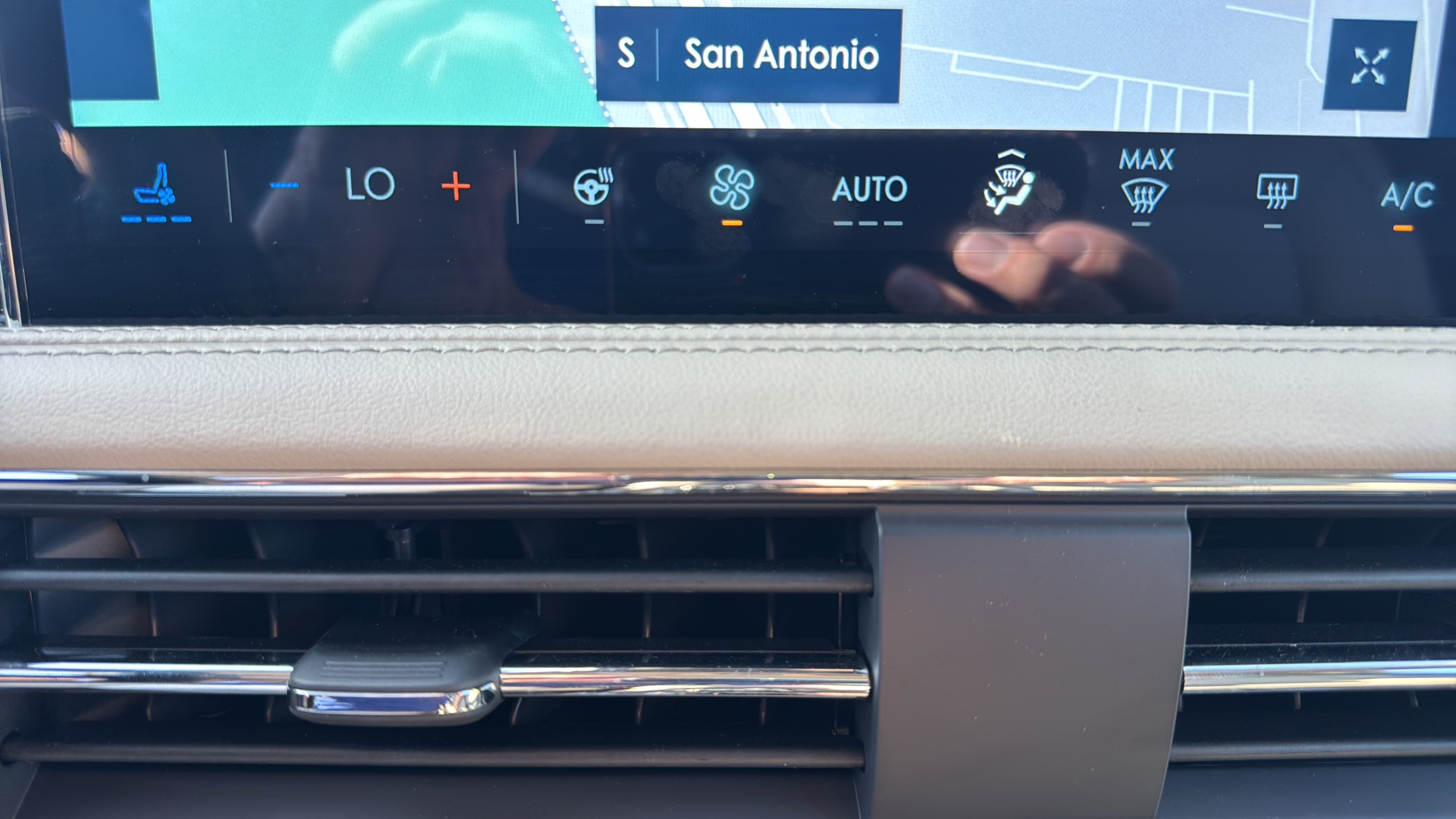 Used 2025 Lincoln Corsair Reserve FWD image 19