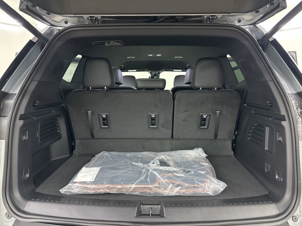 New 2026 GMC Acadia AT4 w/ Luxury Package AWD/4WD image 24