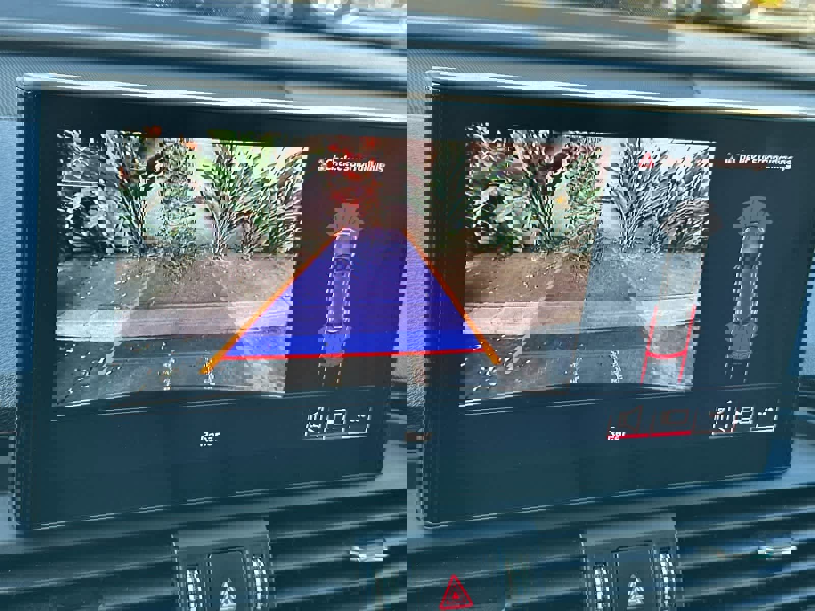 Used 2022 Audi Q5 e Premium w/ Convenience Package image 18