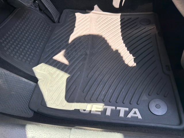 Used 2015 Volkswagen Jetta SE FWD image 19