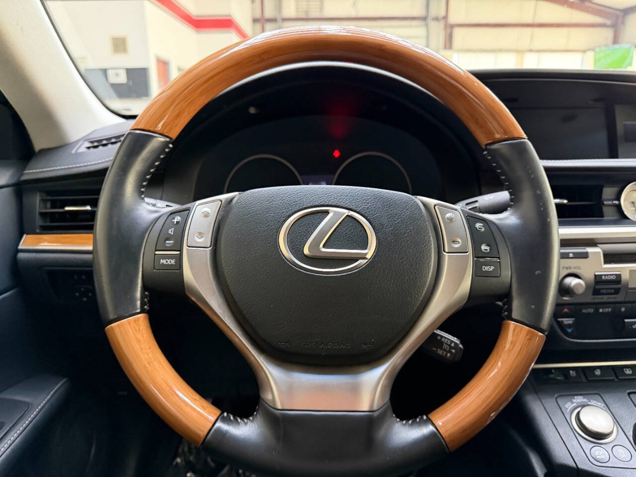 Used 2015 Lexus ES 300h w/ Navigation System Package FWD image 22