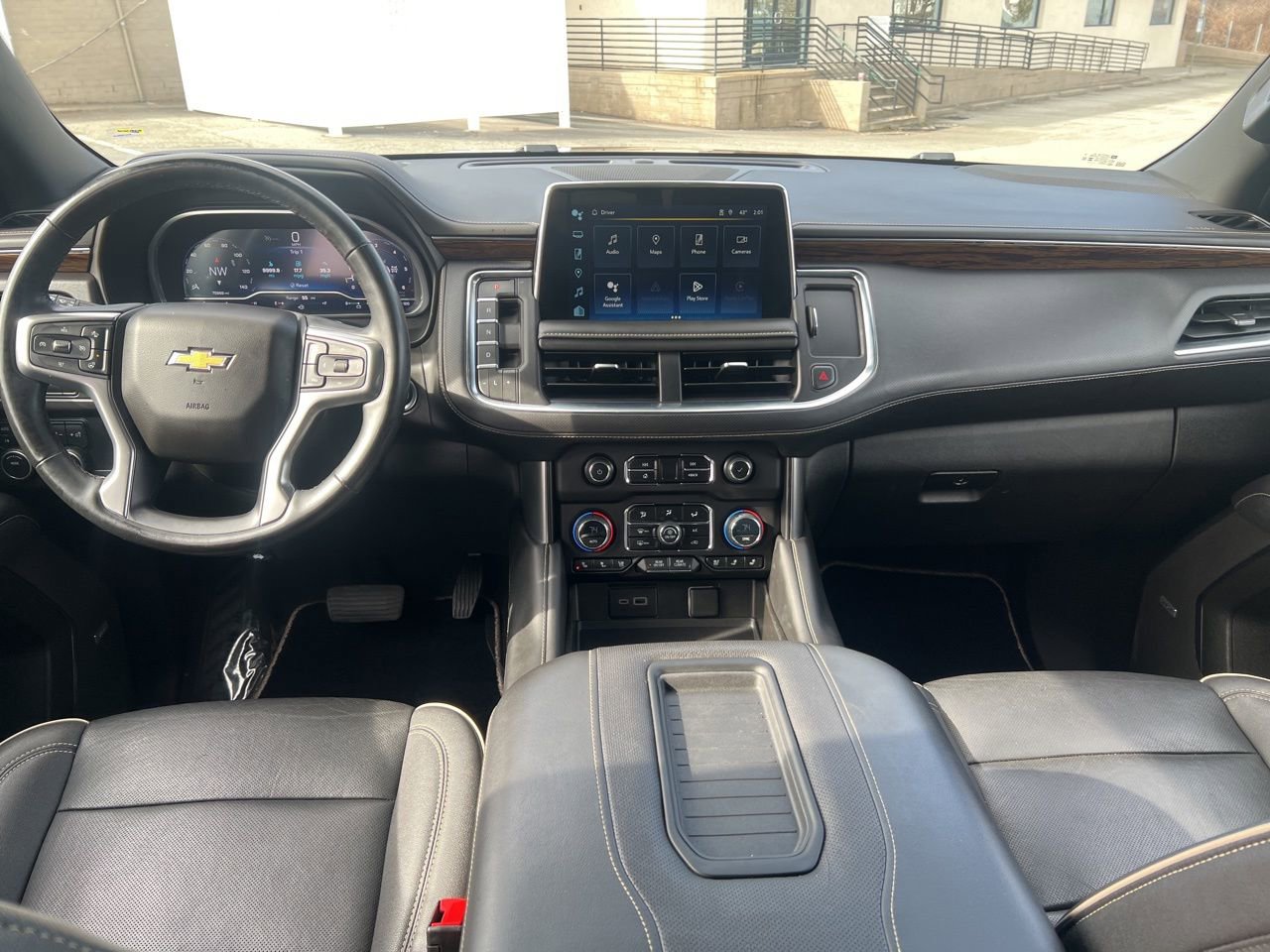 Used 2023 Chevrolet Suburban Premier image 33