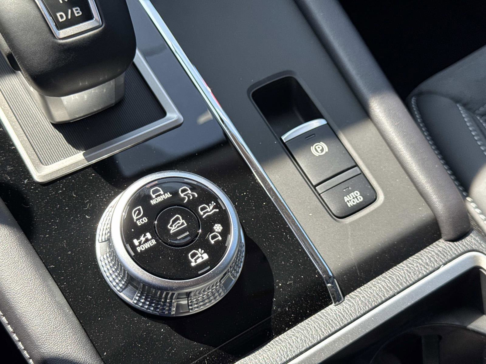 New 2025 Mitsubishi Outlander 4WD Plug-In Hybrid image 24