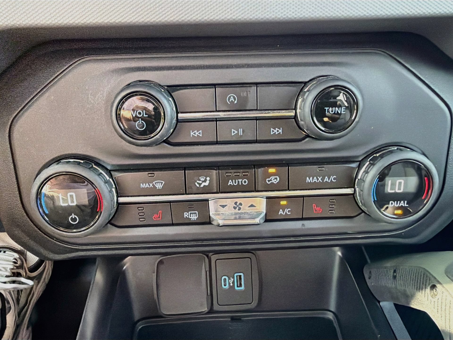 Certified 2024 Ford Bronco Everglades AWD/4WD image 24