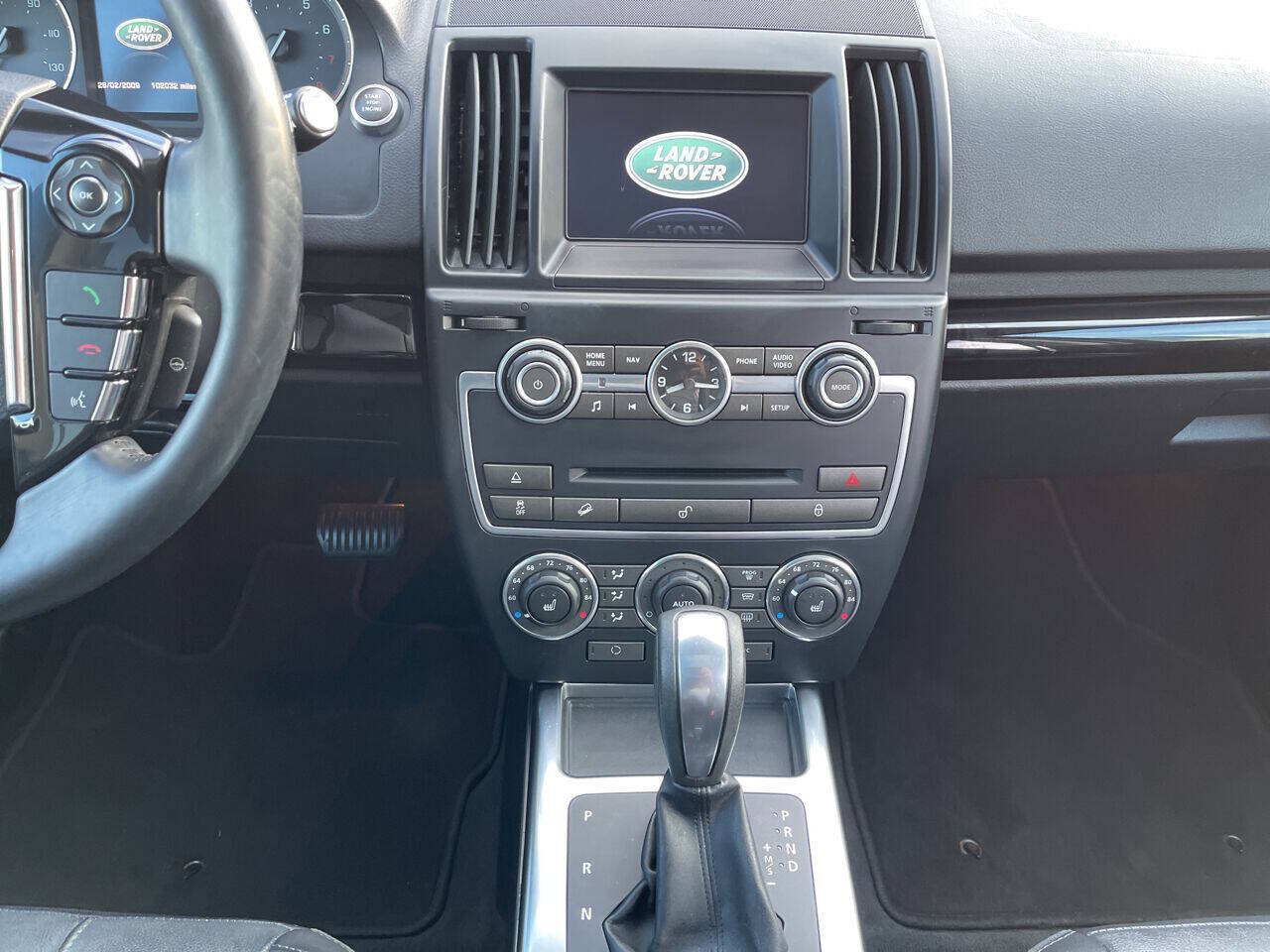 Used 2013 Land Rover LR2 HSE AWD/4WD image 17