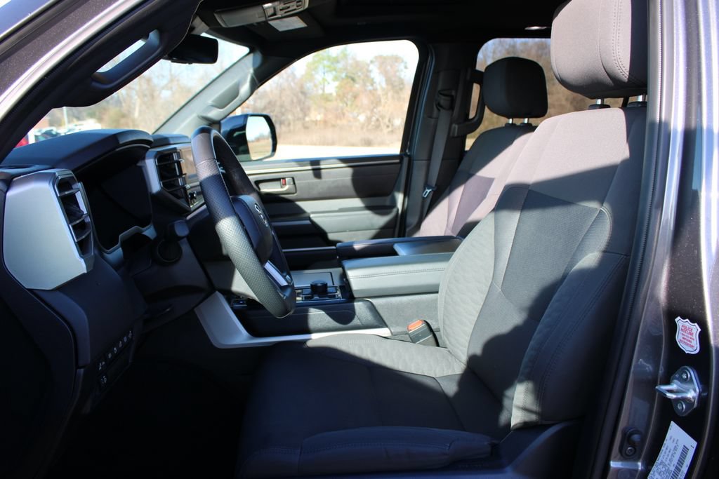 Used 2025 Toyota Sequoia SR5 AWD/4WD image 22