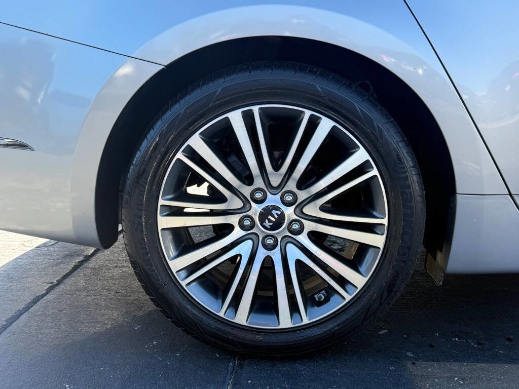 Used 2014 Kia Cadenza Premium image 29