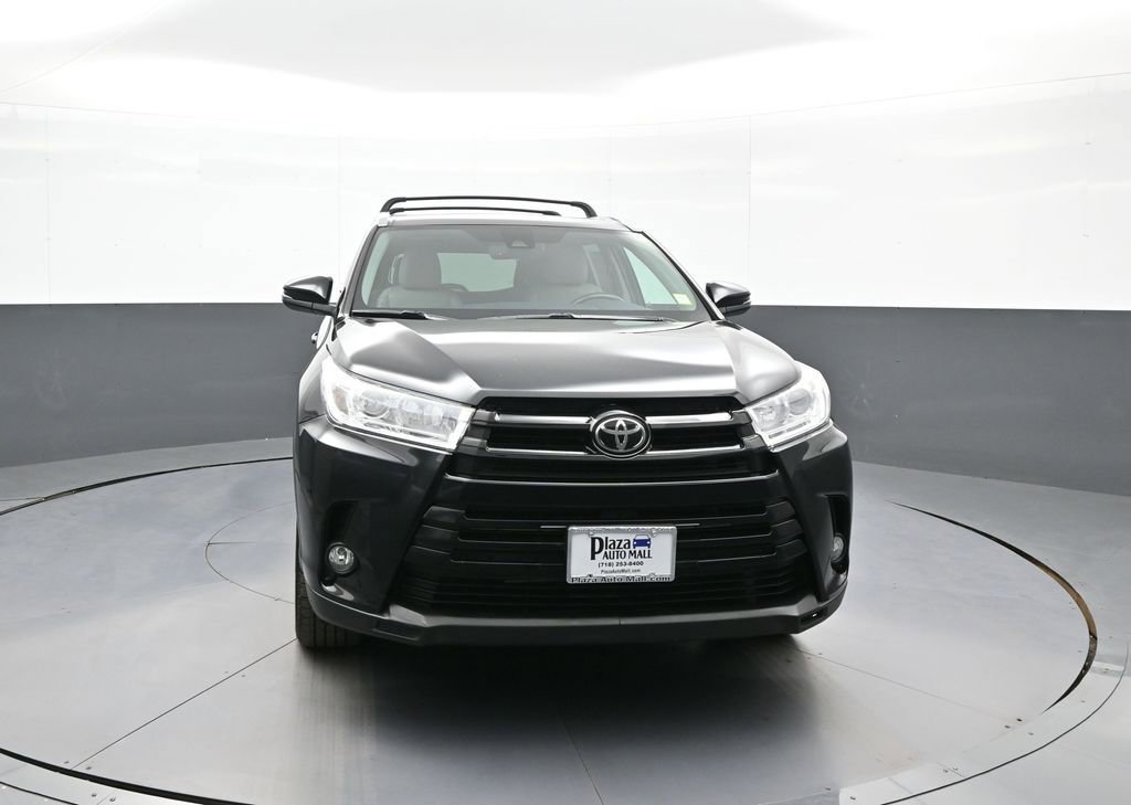 Certified 2019 Toyota Highlander XLE AWD/4WD image 2