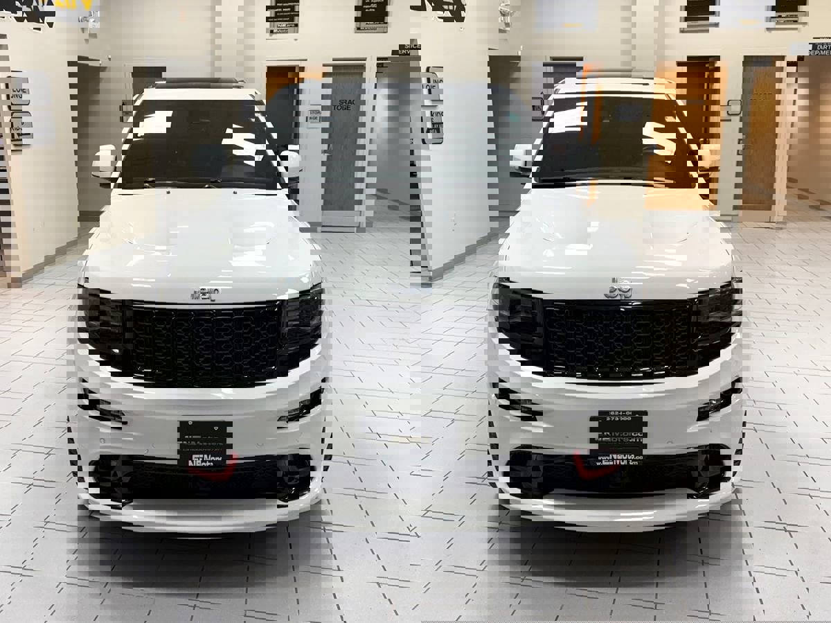 Used 2014 Jeep Grand Cherokee SRT8 image 3