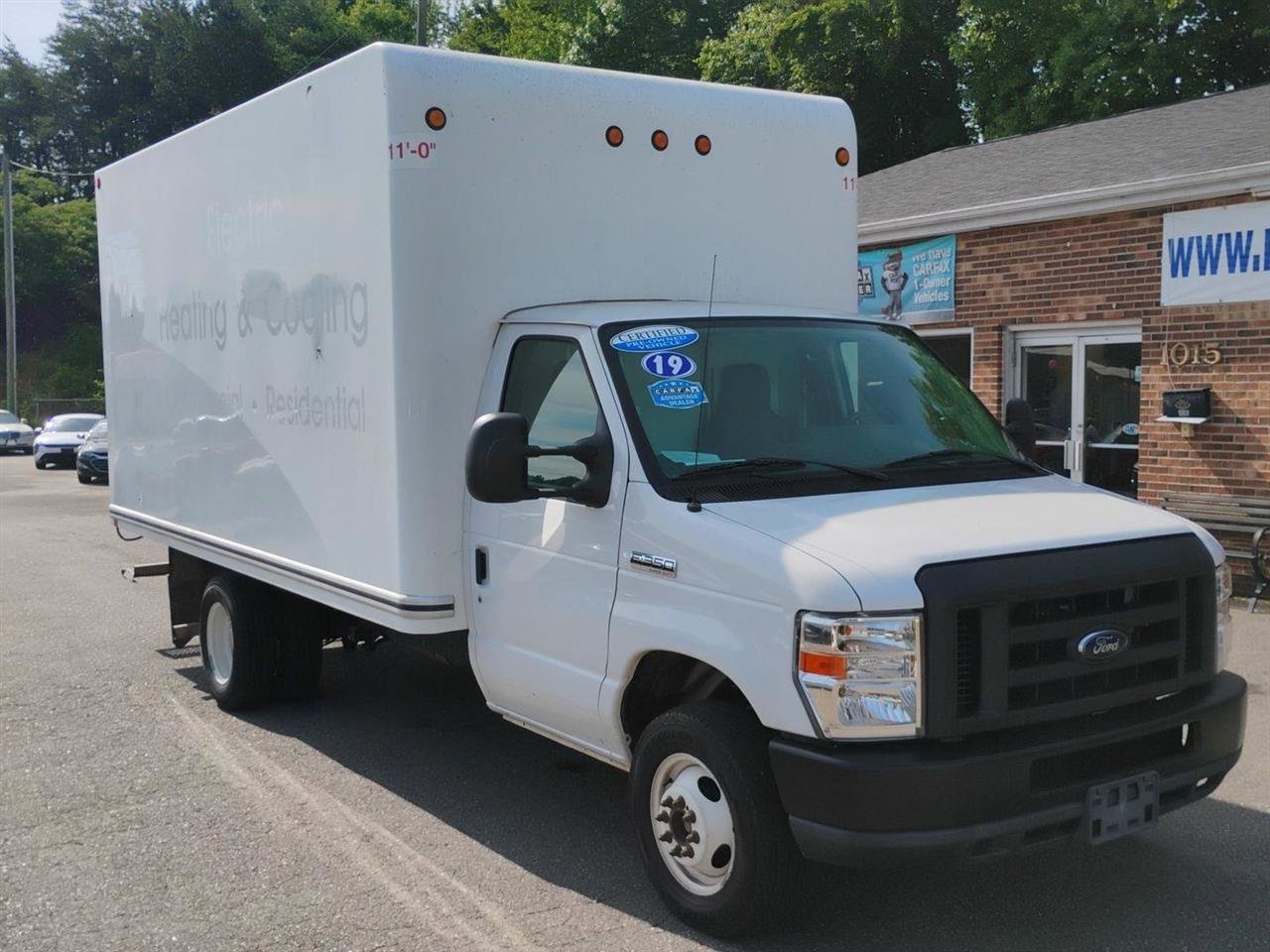 Used 2019 Ford E-350 and Econoline 350 Super Duty w/ Power Windows & Locks Group RWD image 3