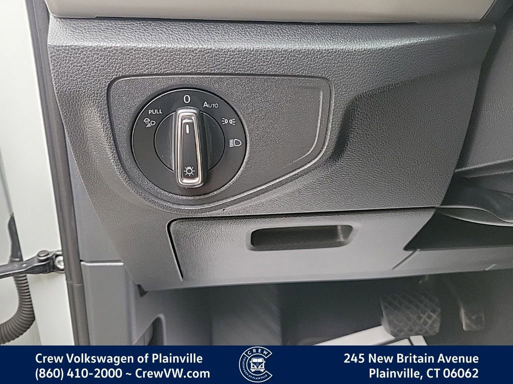 Certified 2022 Volkswagen Atlas Cross Sport SE w/ Panoramic Sunroof Package image 40