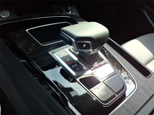 Certified 2025 Audi Q5 2.0T Premium w/ Convenience Plus Package image 18