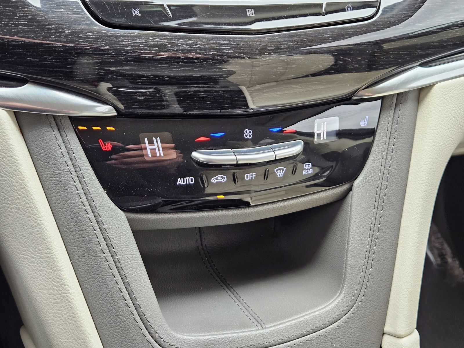 Used 2021 Cadillac XT6 Premium Luxury image 21