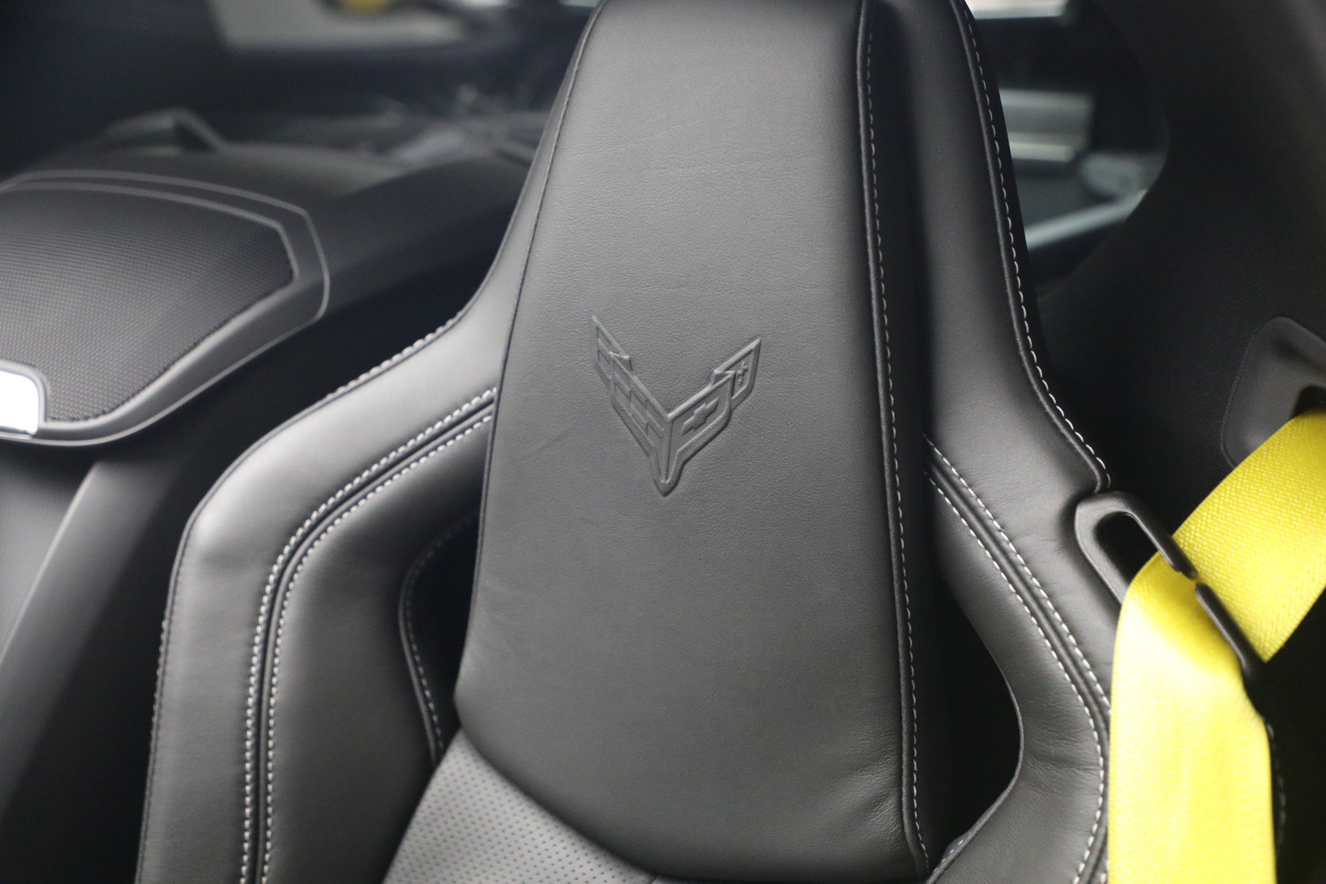 Used 2025 Chevrolet Corvette Stingray Coupe w/ Battery Protection Package RWD image 19