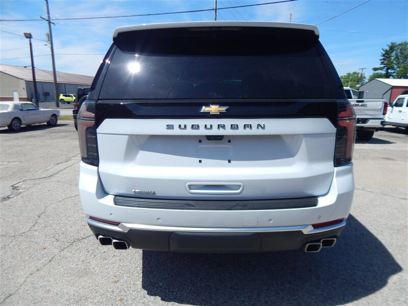 Used 2026 Chevrolet Suburban High Country AWD/4WD image 9