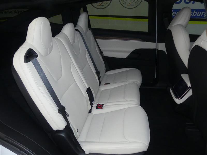 Used 2025 Tesla Model X image 20