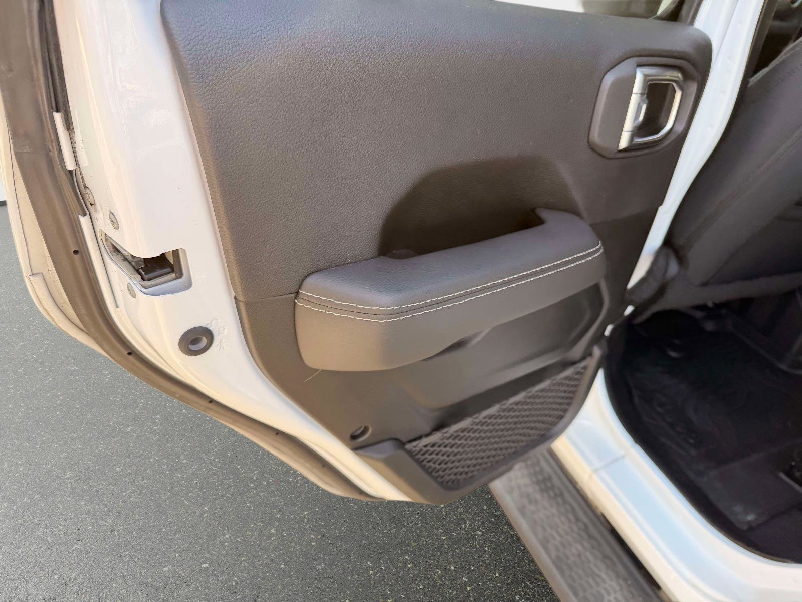 Used 2021 Jeep Wrangler Unlimited Sahara AWD/4WD image 18