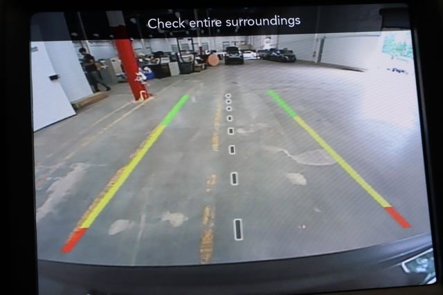 Used 2021 Jeep Cherokee Latitude Lux w/ Comfort/Convenience Group image 8