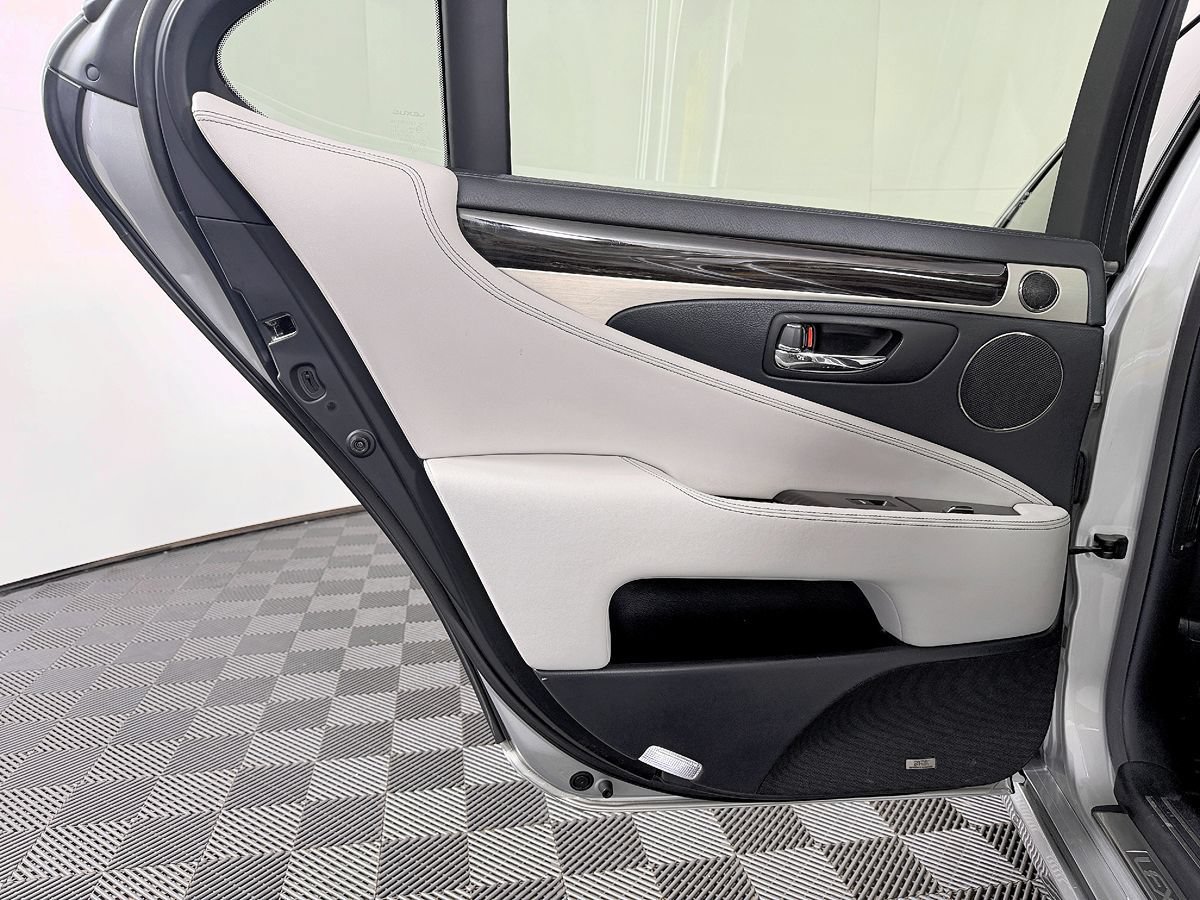 Used 2014 Lexus LS 460 w/ Comfort Package RWD image 41