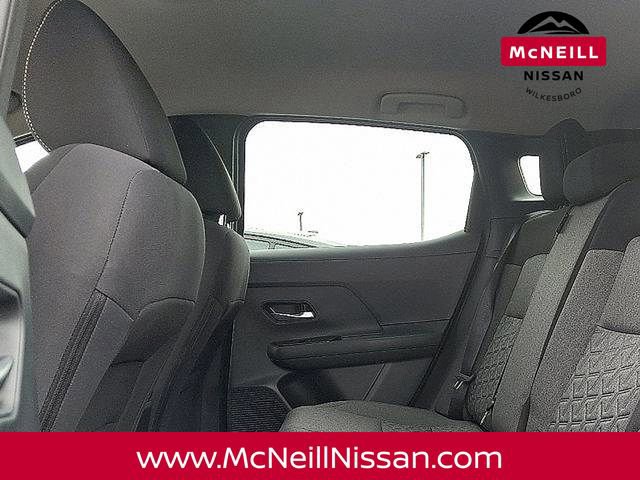 New 2025 Nissan Kicks SV image 8