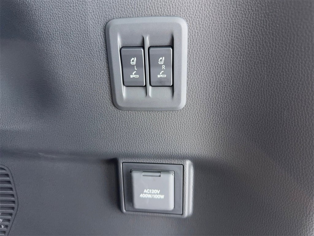 Used 2026 Lexus GX 550 image 17